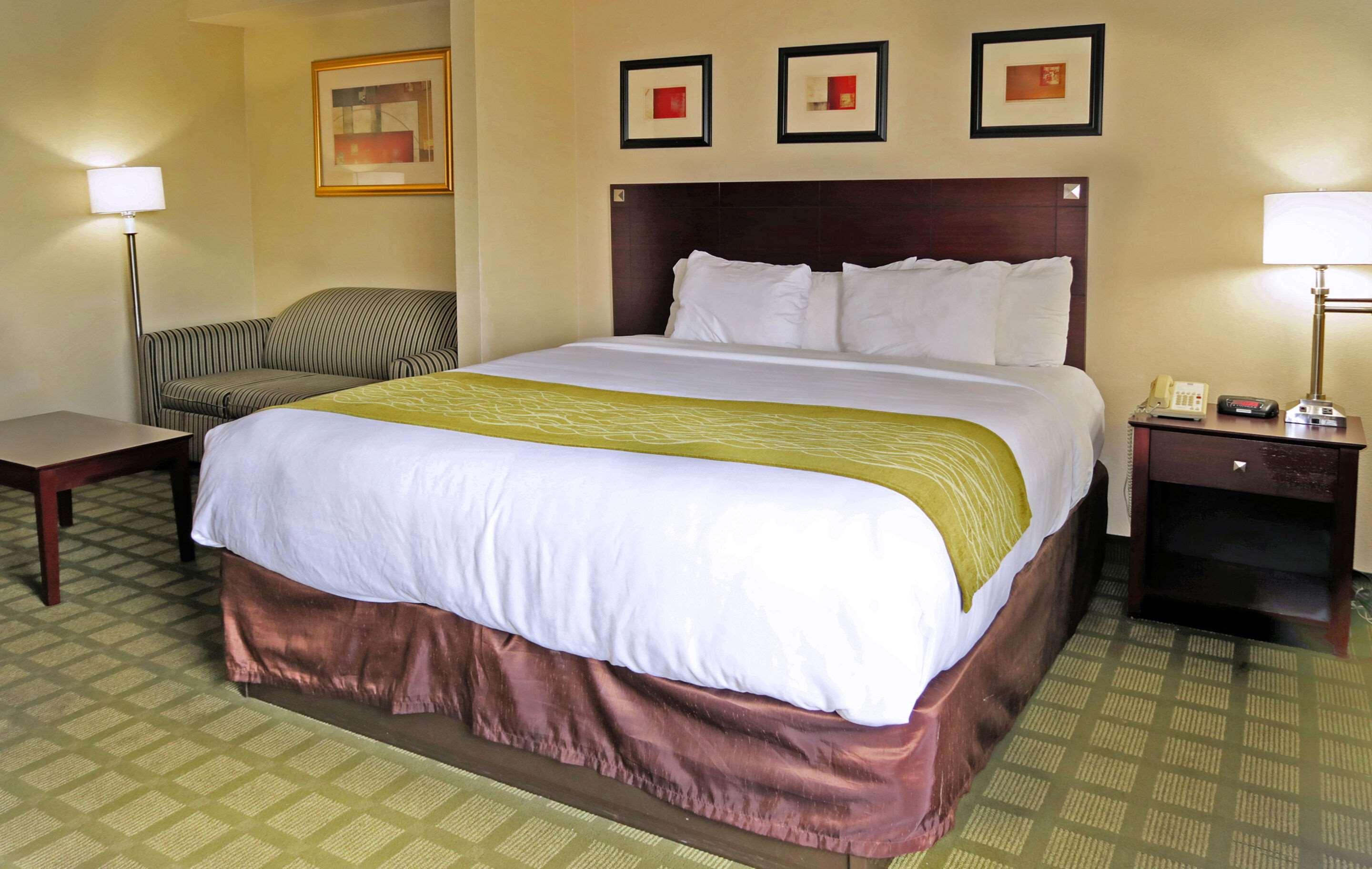 Comfort Inn & Suites Southwest Freeway At Westpark Houston Exterior photo